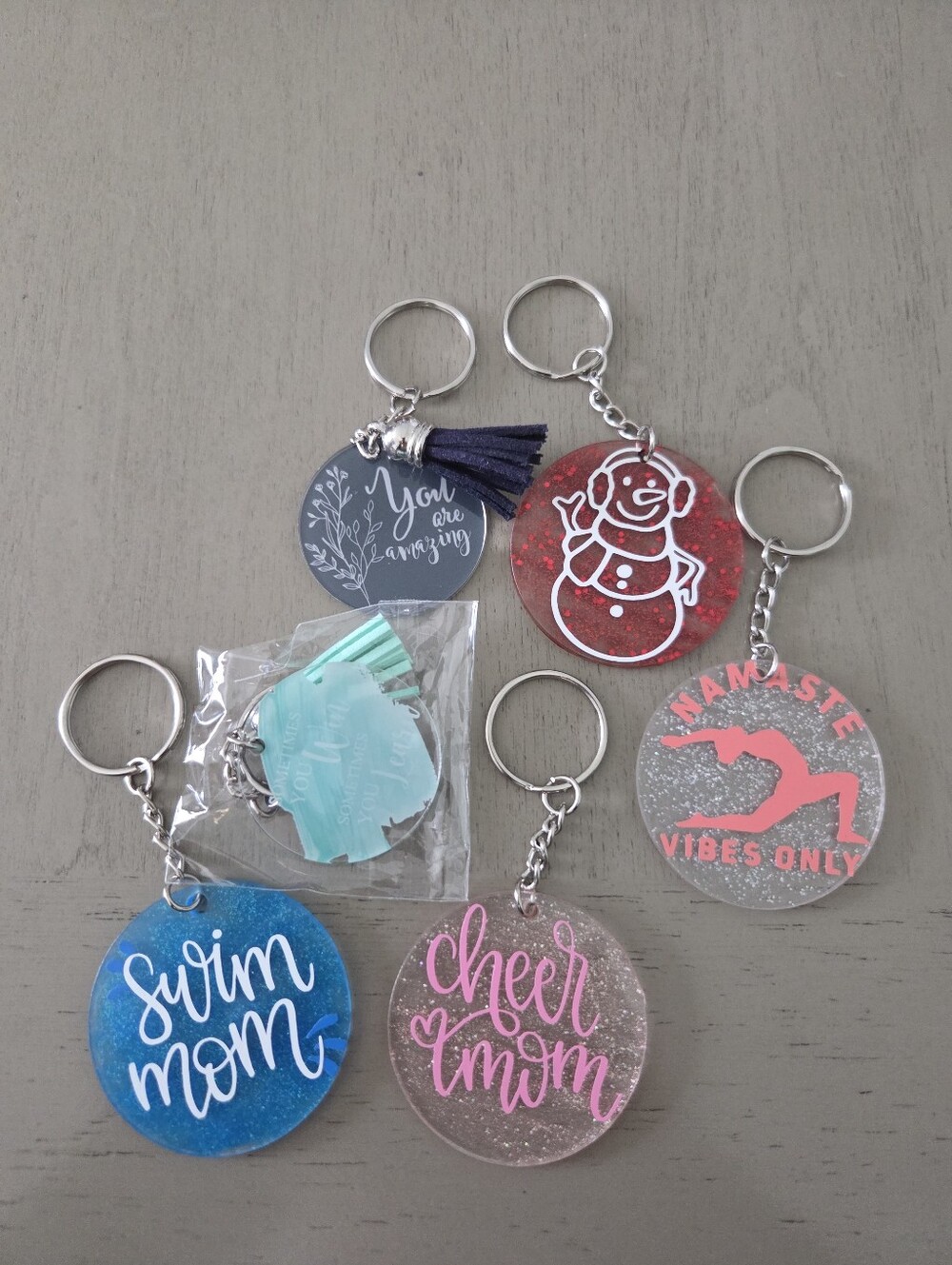 (BUY NOW)Assorted Acrylic Keychain Set -Multiple Designs  B6